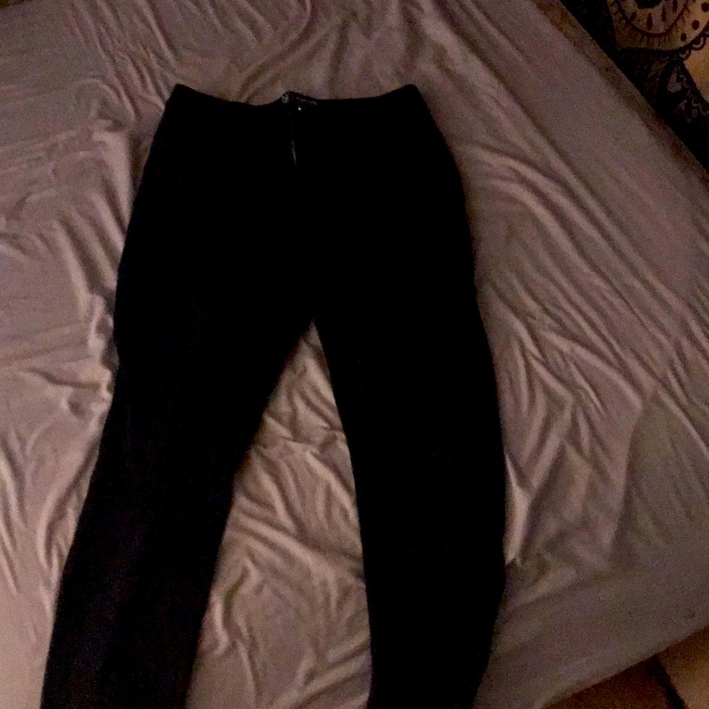 Ripped Black skinny jeans